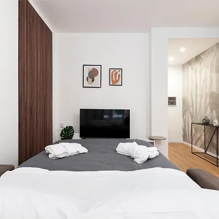 Appartement 10 Minuti Da San Pietro -netflix Free Rome